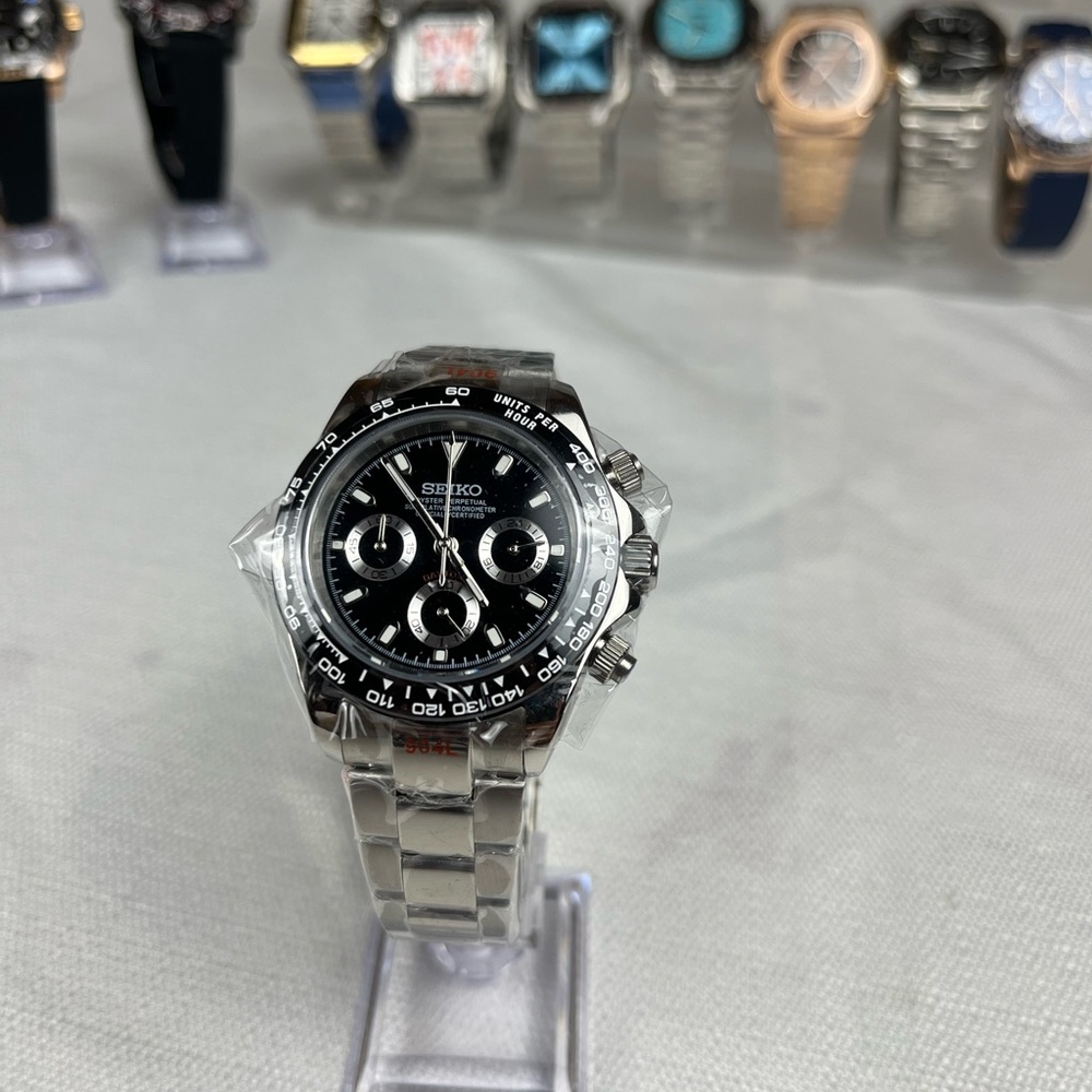 Chronograph Style Watch Black Dial Stainless Steel Bracelet Sport Luxury